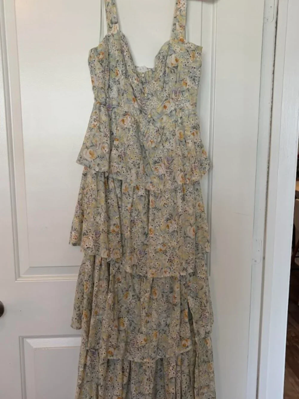 ASTR The Label Floral Tiered Maxi Dress Size Large Romantic Cottagecore - Picture 1 of 4